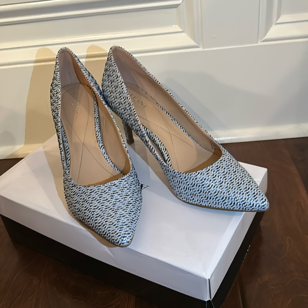Alfani Heels, worn twice excellent condition Like new.  Size 9.5